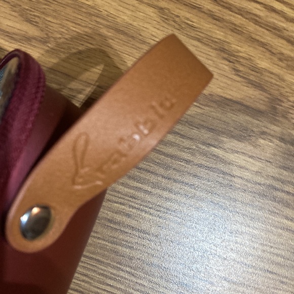 NWOT — Rabbit Insulated Wine Carrier - color is burgundy - Picture 3 of 3